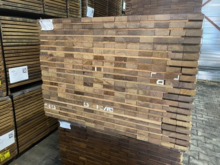 Ca. 266x Guyana Ipé Planken Geschaafd, 25x70mm, lengte 100cm